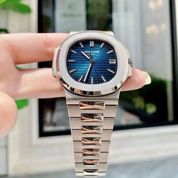 Patek Philippe Nautilus Dial Size - 42mm Blue